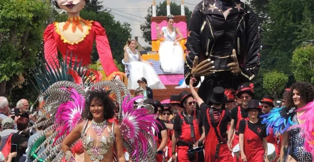 photo  des chars et des musiques endiablées, c’est le corso fleuri de vibraye ce week-end !  &copy;  le maine libre 