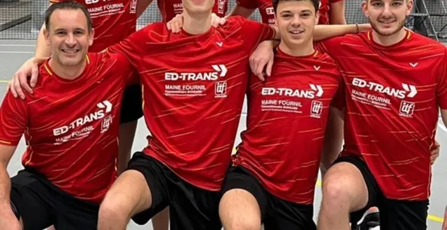 photo  l’équipe 2 d’arnage mulsanne évoluera en r1 la saison prochaine.  &copy;  photo : badminton arnage mulsanne 