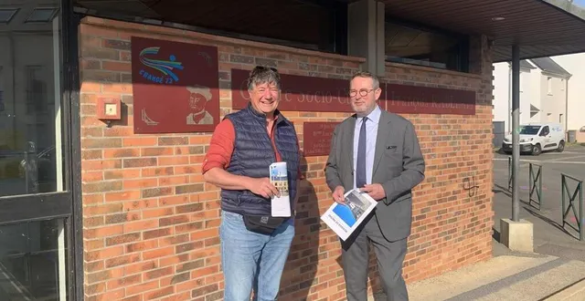 photo  yves-marie hervé, maire de changé et arnauld de saint-riquier, adjoint à la transition énergétique, lancent les travaux de rénovation du centre rabelais.  &copy;  ouest-france 