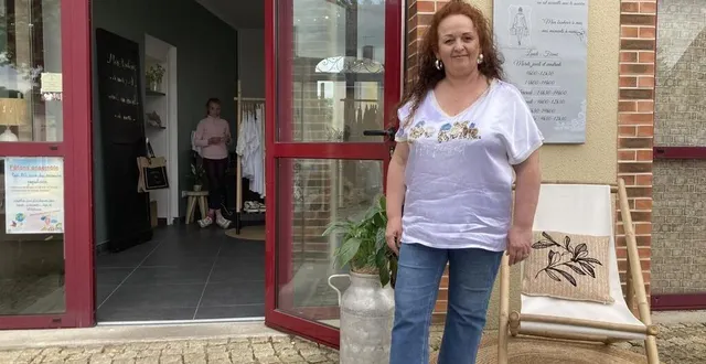 photo  peggy devos dans sa nouvelle boutique « l’armoire de marie ».  &copy;  ouest-france 