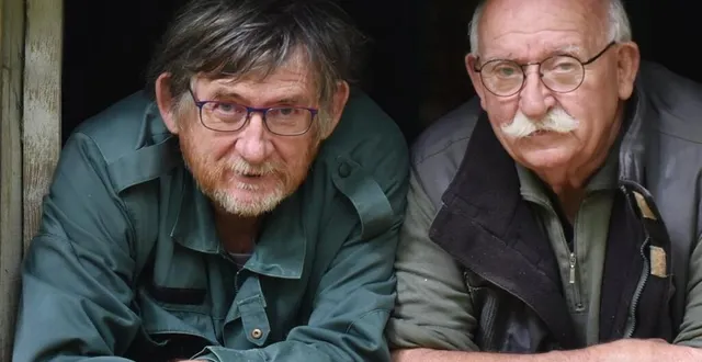 photo  une balade forestière en compagnie de jean-françois clémence et jean-claude déprez pour découvrir la forêt de bercé sous un angle original.  &copy;  ouest-france 