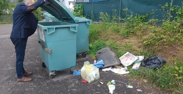 photo  ici, rue du rousselet, stéphane terrier a constaté l’incivilité relevée par des habitants.  &copy;  ouest-france 