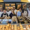 photo  sophie reutin et une partie de son équipe, à la boulangerie bécam, à champagné (sarthe). 