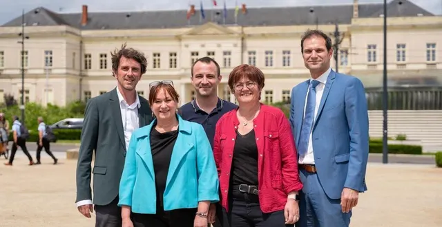 photo  romain laveau, céline véron, étienne mater, silvia camara-tombini et noam leandri (de gauche à droite) sont les cinq candidats de la primaire de demain angers. le 28 juin, il n’en restera plus qu’un pour mener une liste d’union aux municipales de mars 2026.  &copy;  demain angers 