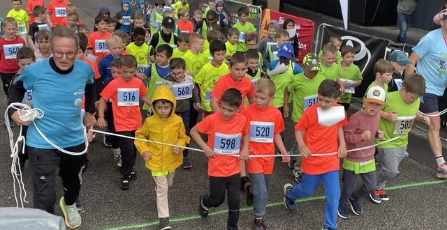 photo  les foulées scolaires d’argentan étaient encadrées par de nombreux bénévoles.  &copy;  ouest-france 