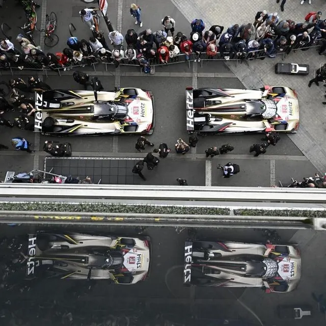 photo les cadillac vues du ciel.  ©  marc ollivier/ouest-france