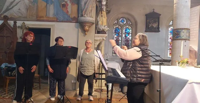 photo  répétition des choristes de l’écho de trun, jeudi, sous la direction de nathalie dudart, en vue du concert qui sera donné dimanche 15 juin à l’église.  &copy;  ouest-france 