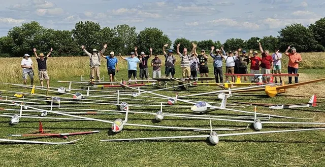 photo  l’association amca organisait, le samedi 31 mai et le dimanche 1er juin, une rencontre grand planeur remorqué appréciée par une vingtaine de passionnés.  &copy;  co 