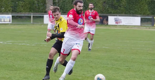 photo  guewen le targat, le coach de l’équipe de la flèche, lorsqu'il était joueur.  &copy;  dominique breugnot 