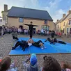 photo artistes et habitants de parcé-sur-sarthe étaient réunis, vendredi 6 juin 2025,à parcé-sur-sarthe pour la restitution des ateliers proposés par la troupe el nucleo.