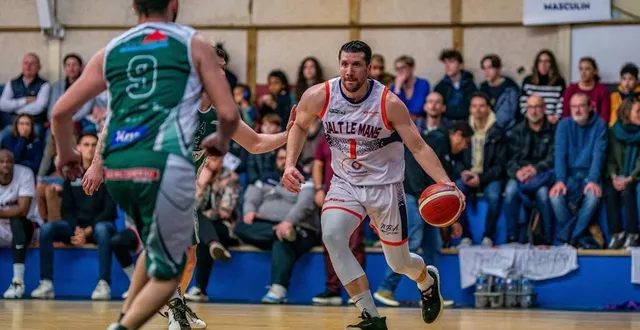 photo  david niktash et ses 16 points n’ont pas suffi aux manceaux  &copy;  archive arnaud despelchain 