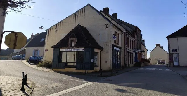 photo  l’office de tourisme qui était situé en plein centre-bourg a été délocalisé aux muséales.  &copy;  ouest-france 