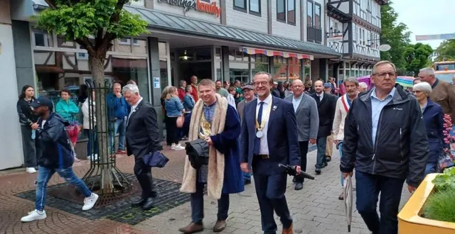 photo  la délégation du jumelage a été associée aux festivités de la breitwiesen, fête populaire de la ville de sontra.  &copy;  ouest-france 