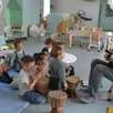 photo  les enfants de la mam coco-câline d’auvers-le-hamon ont découvert les instruments de musique. 