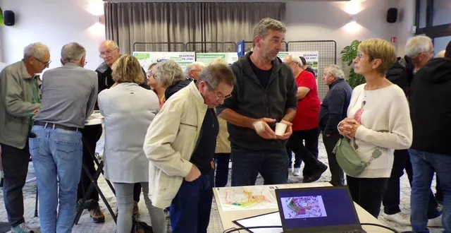 photo  jeudi dernier, les changéens ont travaillé sur le projet « dessinons changé en 2040 ».  &copy;  le maine libre 