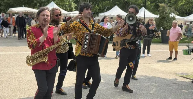 photo  la tchoutchouka a assuré le spectacle au parc des promenades d’alençon (orne), dimanche 8 juin 2025.  &copy;  ouest-france 