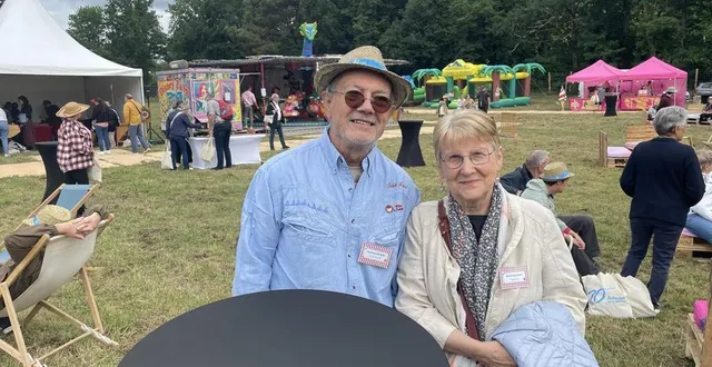 photo  chantal valienne, présidente de l’adapei, et dominique bruneau, vice-président, souhaitaient « marquer le coup » pour les 70 ans de l’association.  &copy;  ouest-france 