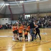 photo  explosion de joie pour l’équipe u11 de connerré après avoir remporté le match 34 à 30, face au hbc sablé. 