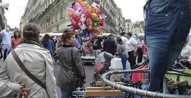 photo  angers accueille une nouvelle fois sa braderie au centre-ville, samedi 5 juillet 2025.  &copy;  archives ouest-france 