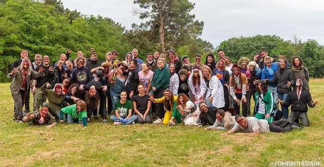 photo  survivants et zombies se donnent rendez-vous au lycée giel don bosco samedi 14 juin 2025, à partir de 22 h 30, pour une course d’orientation plongée dans la nuit, frissons, courses-poursuites et fous rires garantis.  &copy;  m. bertron 