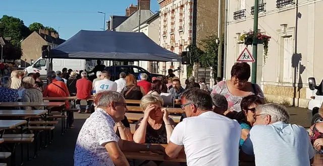 photo  auparavant installée avenue de la gare, la fête se délocalise place dufournier.  &copy;  le maine libre 