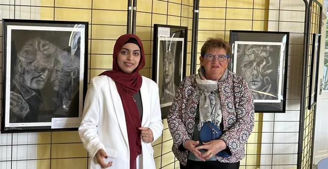 photo  sulaf al ghobari expose ses fusains à la galerie citoyenne.  &copy;  ouest-france 