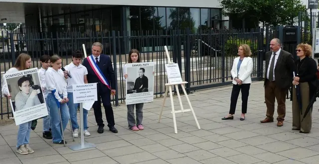 photo  encadrés par le portrait des professeurs assassinés, les collégiens ont lu des textes qu’ils avaient préparés avec leur professeur d’histoire-géographie.  &copy;  ouest-france 