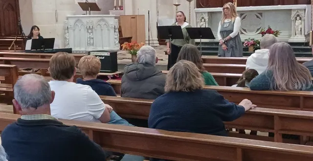 photo  l’école de musique orée de bercé-belinois proposait, vendredi, un concert autour de l’orgue en l’église saint-martin. une cinquantaine de mélomanes étaient présents afin de découvrir le travail réalisé. après les remerciements d’auriane fabrès, la directrice de l’école au diocèse pour son accueil dans l’église, les élèves ont présenté une dizaine d’œuvres de bach à mozart en passant par haendel.  &copy;  ouest-france 