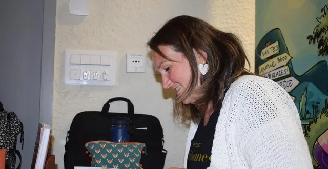 photo  la tonique alexandra husta a conquis l’auditoire en commentant son carnet de voyages de plus 10 000 km à vélo, à travers l’europe  &copy;  ouest-france 