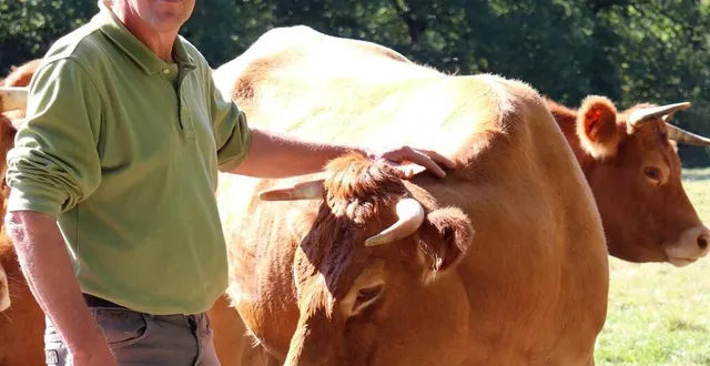 photo  françois lemière, éleveur et cofondateur de l’entreprise.  &copy;  les éleveurs de la charentonne 