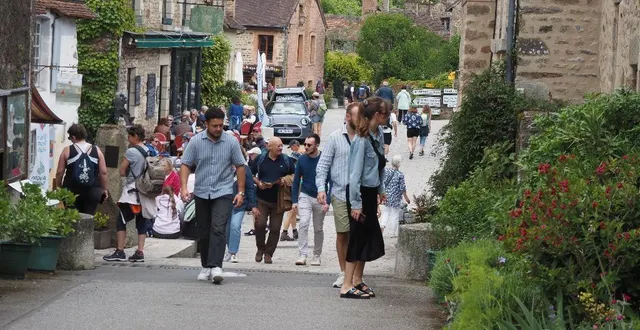 photo  entre «8 000 et 10 000» sont venus pendant trois jours selon les organisateurs.  &copy;  les amis de saint-céneri 