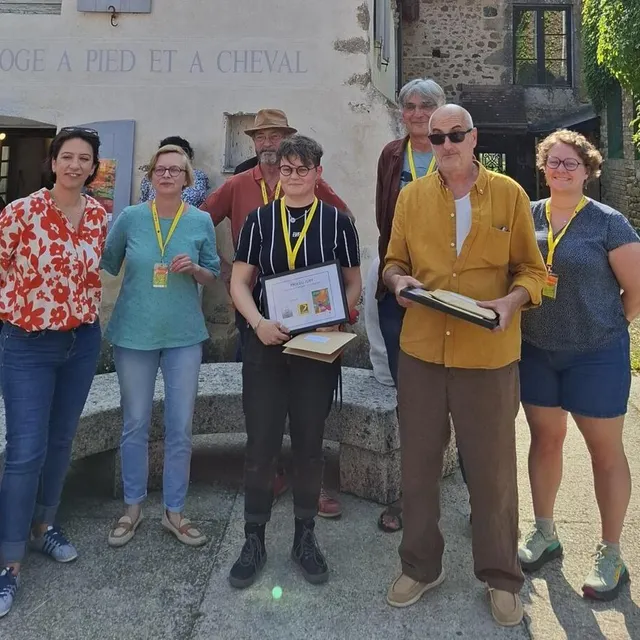 photo les artistes meghibé et hervé louis ont été récompensés au cours du festival.  ©  les amis de saint-céneri