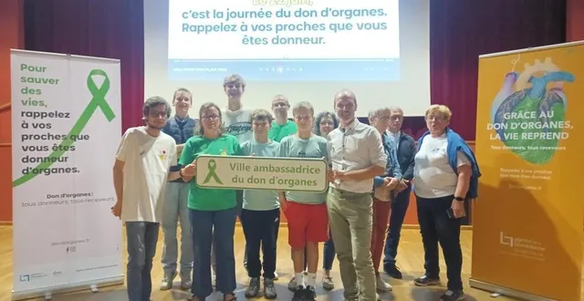 photo  loué, ville ambassadrice du don d’organes, reçoit de nouvelles pancartes.  &copy;  ouest-france 