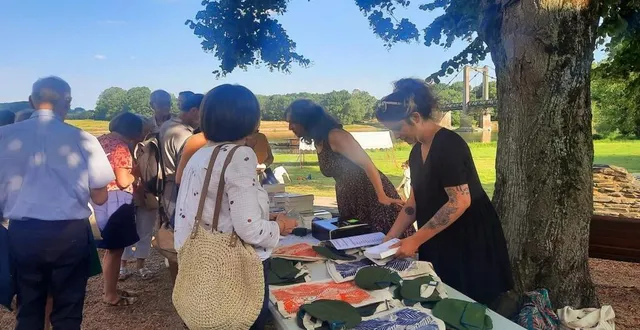 photo  les livres coups de cœur de l’été à emporter dans ses valises seront présentés en plein air devant l’abbaye vendredi en fin d’après-midi.  &copy;  co 
