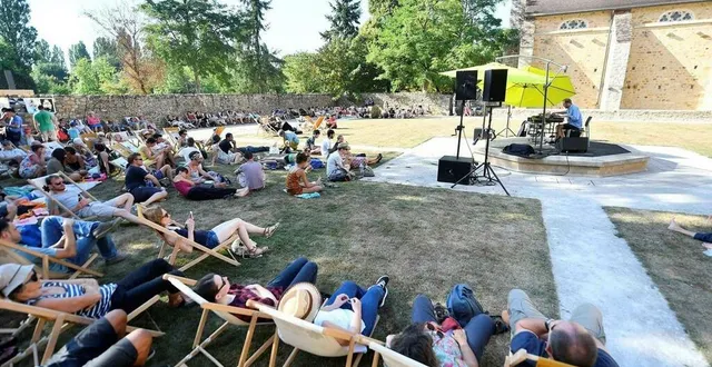 photo  les siestes musicales sont devenues un rituel avant rentrée des classes au mans.  &copy;  archives le maine libre - hervé petitbon 
