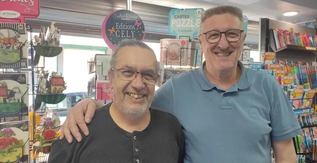 photo  marc weissenberger, de l’association jacques-monnot, et angelo nodale, président des commerçants et artisans candéens.  &copy;  ouest-france 