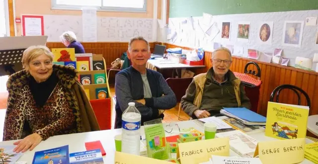 photo  élisabeth forgo, fabrice louvet et serge bertin sont venus à la rencontre de leurs lecteurs.  &copy;  ouest-france 
