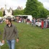 photo ce dimanche, l’association des parents d’élèves des écoles publiques organisait son traditionnel bric-à-brac et brocante sur la pelouse face au château, en centre-ville. près de cinquante exposants avaient déballé leurs objets à la vue des visiteurs. des vêtements pour enfants, outils, jeux pour tous, sans compter les étals achalandés de sujets de collections, étaient en vente. l’occasion, pour les collectionneurs et les promeneurs, de faire de bonnes affaires.