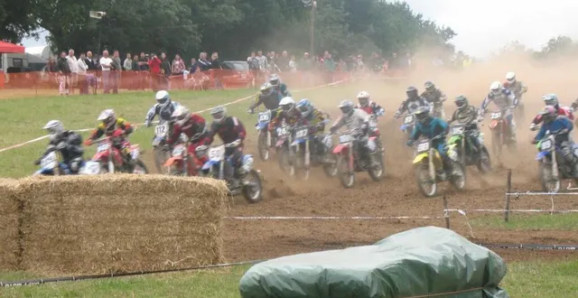 photo  les départs, moments toujours intéressants de chaque catégorie.  &copy;  co 