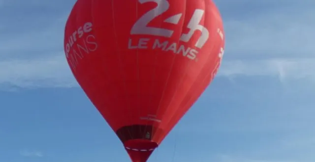 photo  le ballon a survolé saint-pavace.  &copy;  le maine libre 