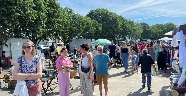 photo  la ferté-bernard, mai 2025. en sarthe, les vide-greniers attirent beaucoup de monde.  &copy;  archives le maine libre 