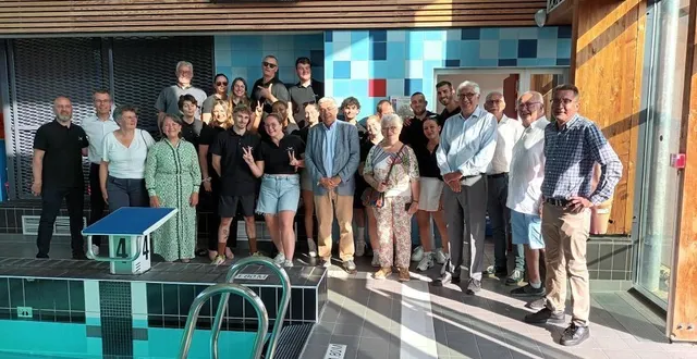 photo  bel enthousiasme à la piscine couzé’o entre les représentants des communes partenaires, de la région, d’angers loire métropole, gestionnaires, personnel et abonnés.  &copy;  ouest-france 