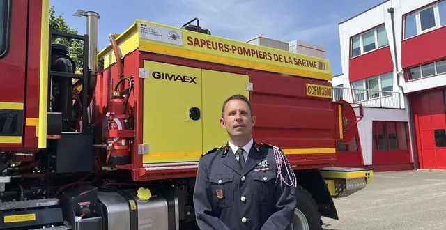 photo  le commandant alexandre grosse est le nouveau chef de centre de la caserne de pompiers le mans degré.  &copy;  ouest-france 