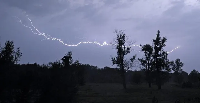 photo  des orages violents à l’activité électrique intense sont redoutés dans l’ouest ce vendredi après-midi 13 juin.  &copy;  archives afp 
