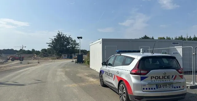 photo  la police était présente pour sécuriser le site en attendant l’intervention des démineurs.  &copy;  ouest-france 