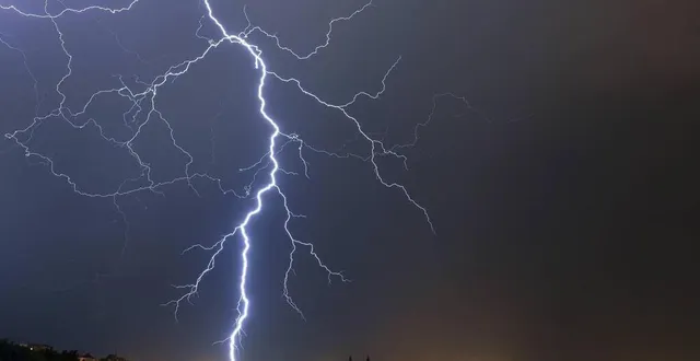 photo  l’observatoire des orages violents et des tornades, keraunos, a placé l’orne en vigilance rouge.  &copy;  stéphane geufroi / illustration ouest-france 