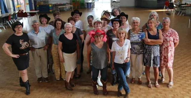 photo  les art cow dancers de bazouges-cré-sur-loir, près de la flèche (sarthe), vont conclure leur année par un grand bal country, ce dimanche 22 juin 2025.  &copy;  ouest-france 