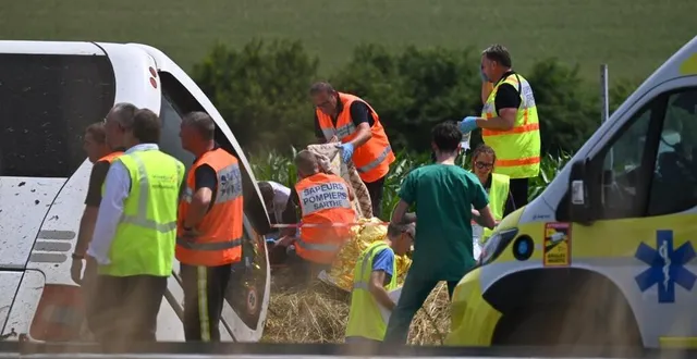 photo  les secours sont intervenus rapidement pour venir au secours des blessés.  &copy;  photo le maine libre denis lambert 