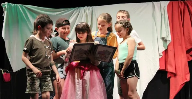 photo  une trentaine de jeunescomédiens vont monter sur les planches.  &copy;  eeadj 