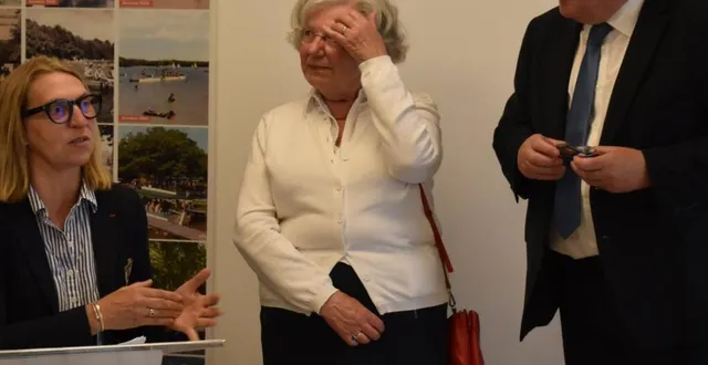 photo  au centre, michelle bouix-richefeu petite fille du créateur du site.  &copy;  le maine libre 